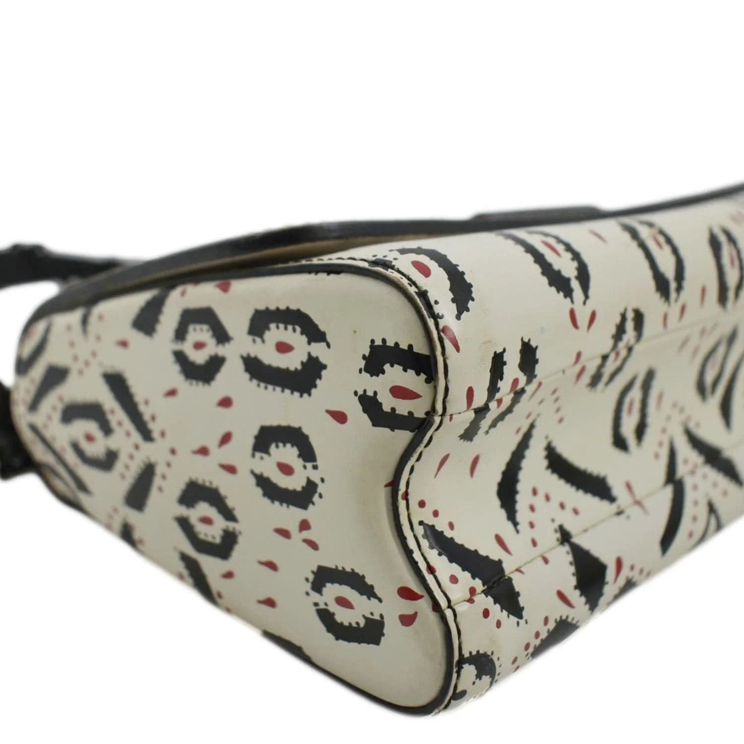 LOUIS VUITTON LV Twist Graphic MM Leather Shoulder Bag Black - Image 7