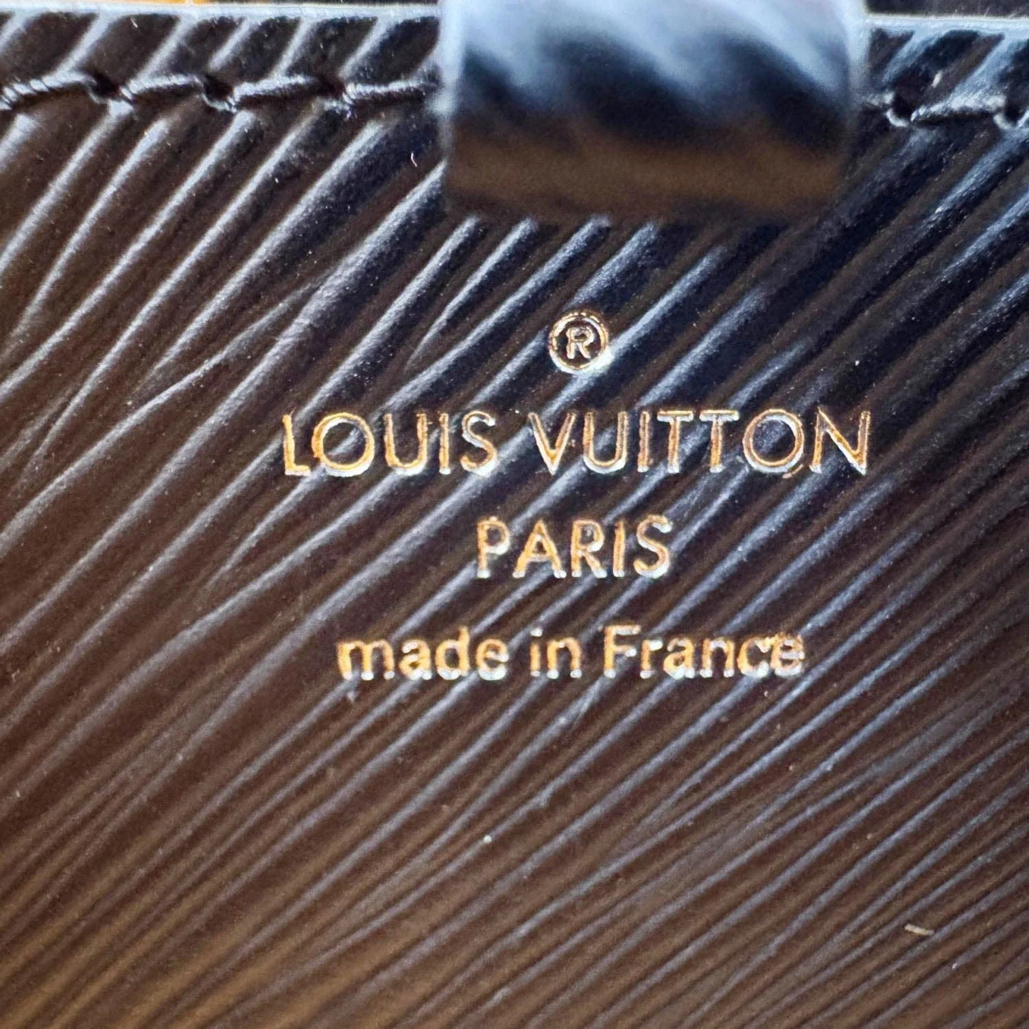 LOUIS VUITTON Twist MM Braided Handle Epi Leather Shoulder Bag Black - Image 16