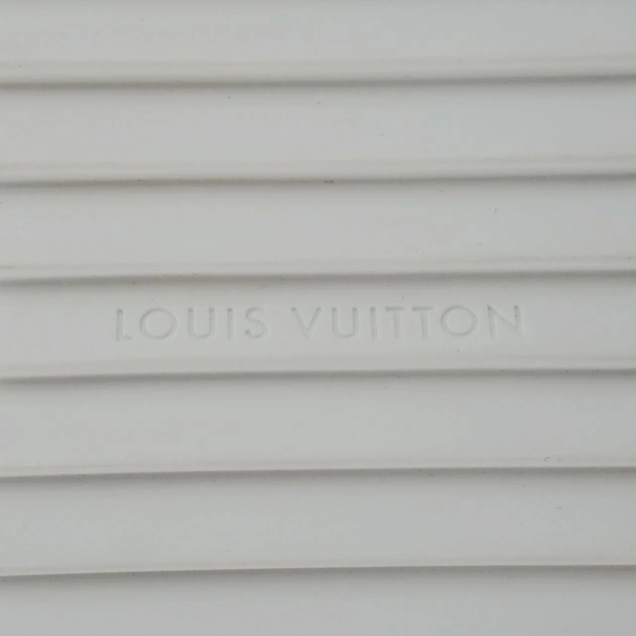 LOUIS VUITTON TimeOut Monogram Denim Sneakers Bicolor Size 36 - Image 11