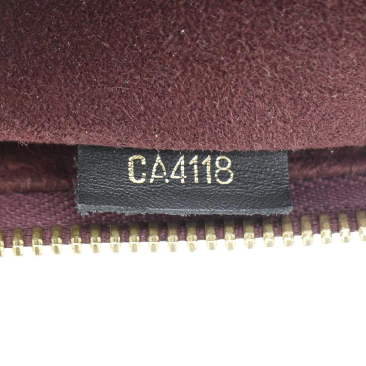 LOUIS VUITTON V MM Monogram Canvas Tote Shoulder Bag Bordeaux - Image 14