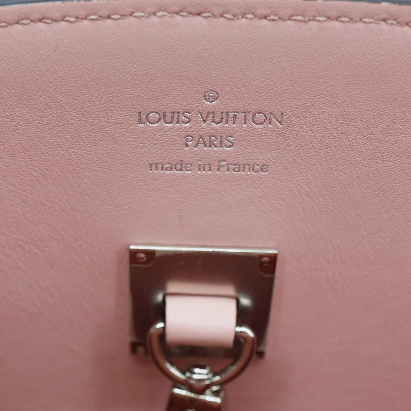 LOUIS VUITTON Milla PM Veau Nuage Leather Shoulder Bag Rose Poudre - Image 12
