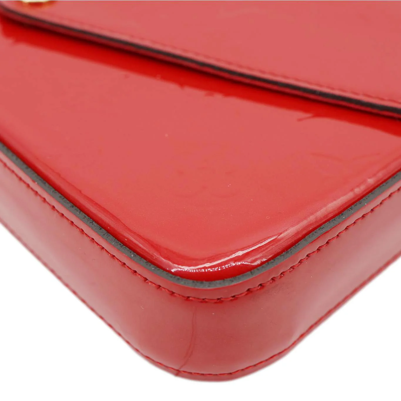 LOUIS VUITTON Felicie Pochette Monogram Vernis Crossbody Bag Red - Image 9
