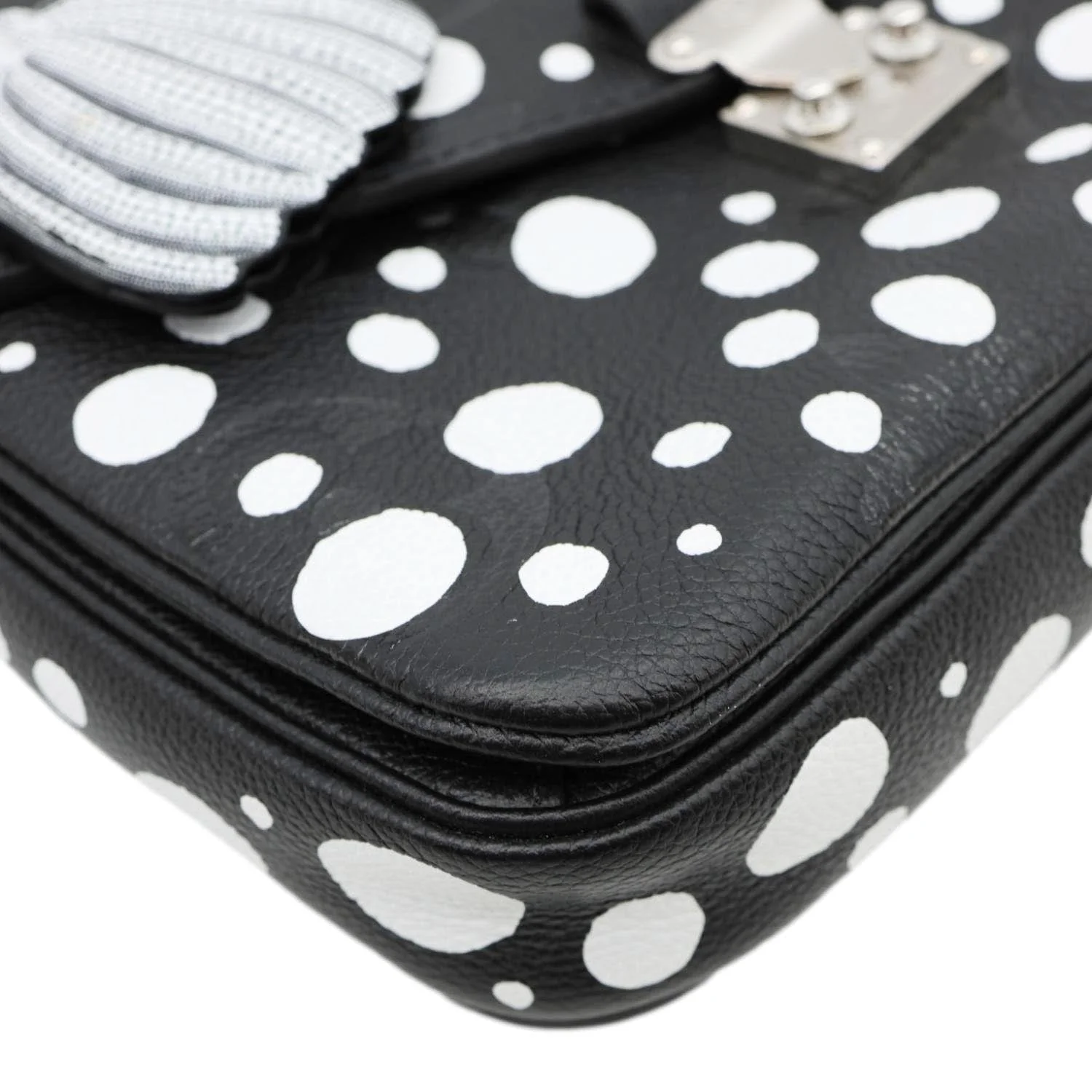 LOUIS VUITTON x YK Metis Pochette Monogram Giant Empreinte Dot Shoulder Bag Black - Image 8