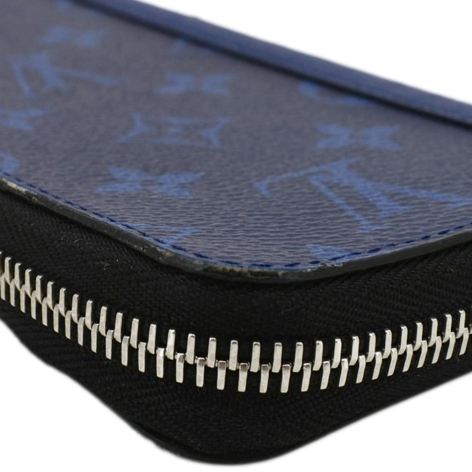 LOUIS VUITTON Zippy Vertical Taigarama Long Wallet Cobalt Blue - Image 7