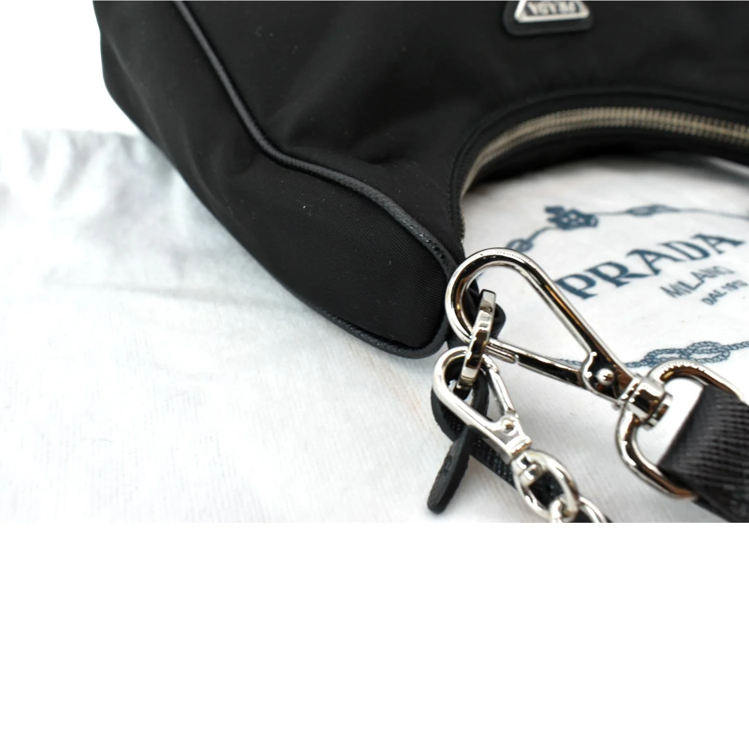PRADA Re-Edition 2005 Nylon Shoulder Bag Black - Image 6