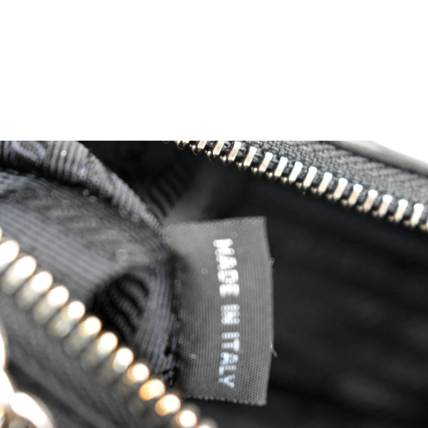 PRADA Re-Edition 2005 Nylon Shoulder Bag Black - Image 11