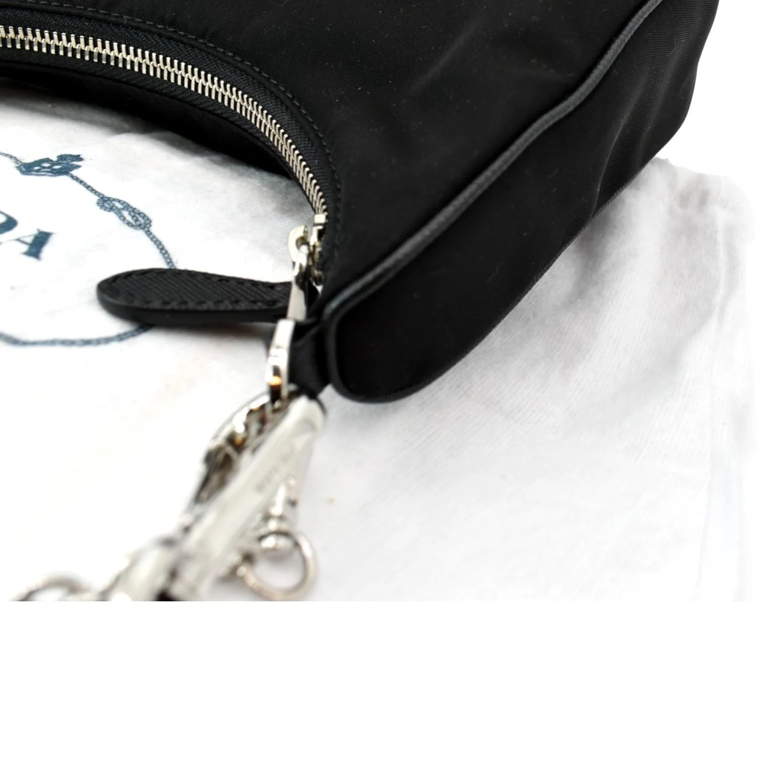 PRADA Re-Edition 2005 Nylon Shoulder Bag Black - Image 5