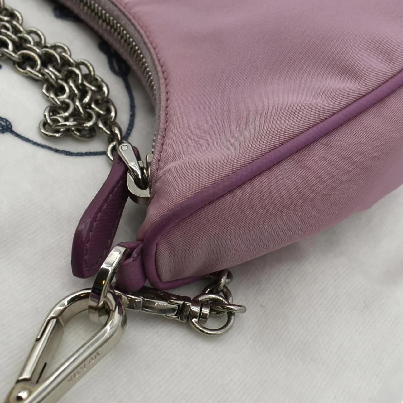 PRADA Re-Edition 2005 Re-Nylon Shoulder Bag Light Pink - Image 4