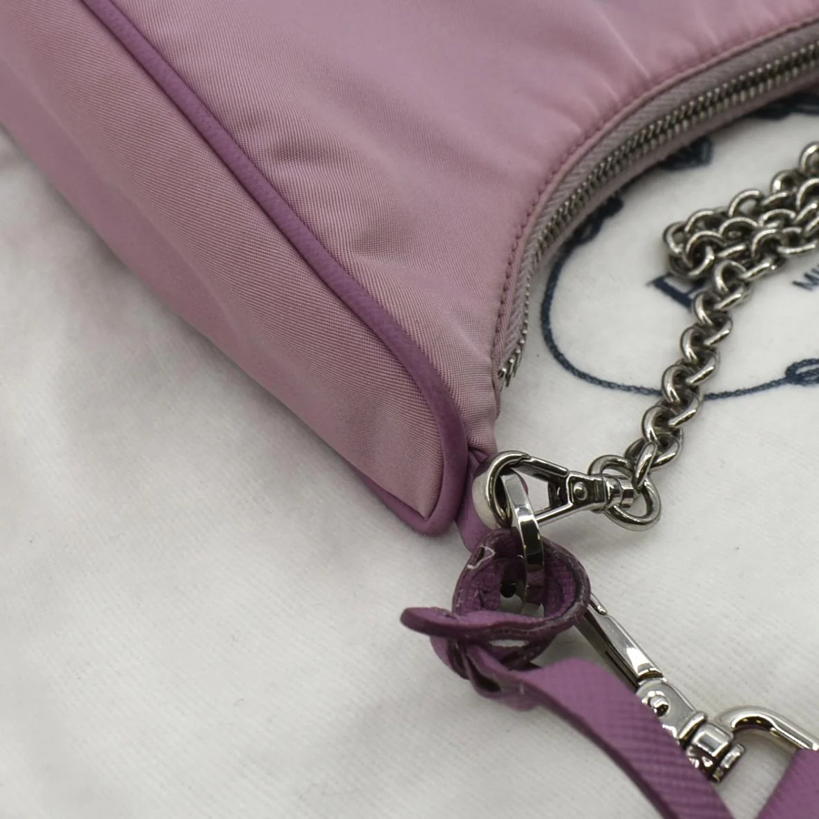 PRADA Re-Edition 2005 Re-Nylon Shoulder Bag Light Pink - Image 5