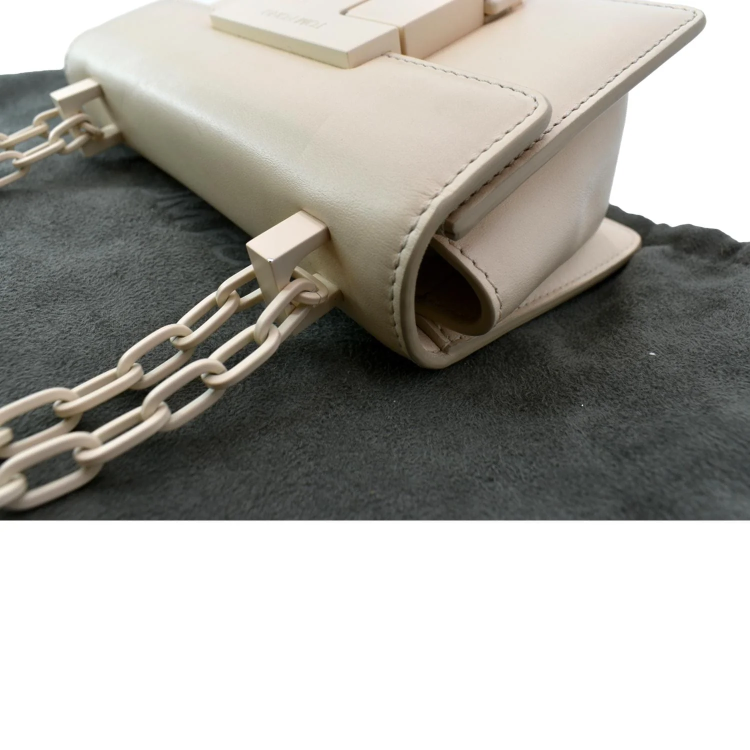 TOM FORD T Clasp Small Leather Shoulder Bag Beige - Image 5