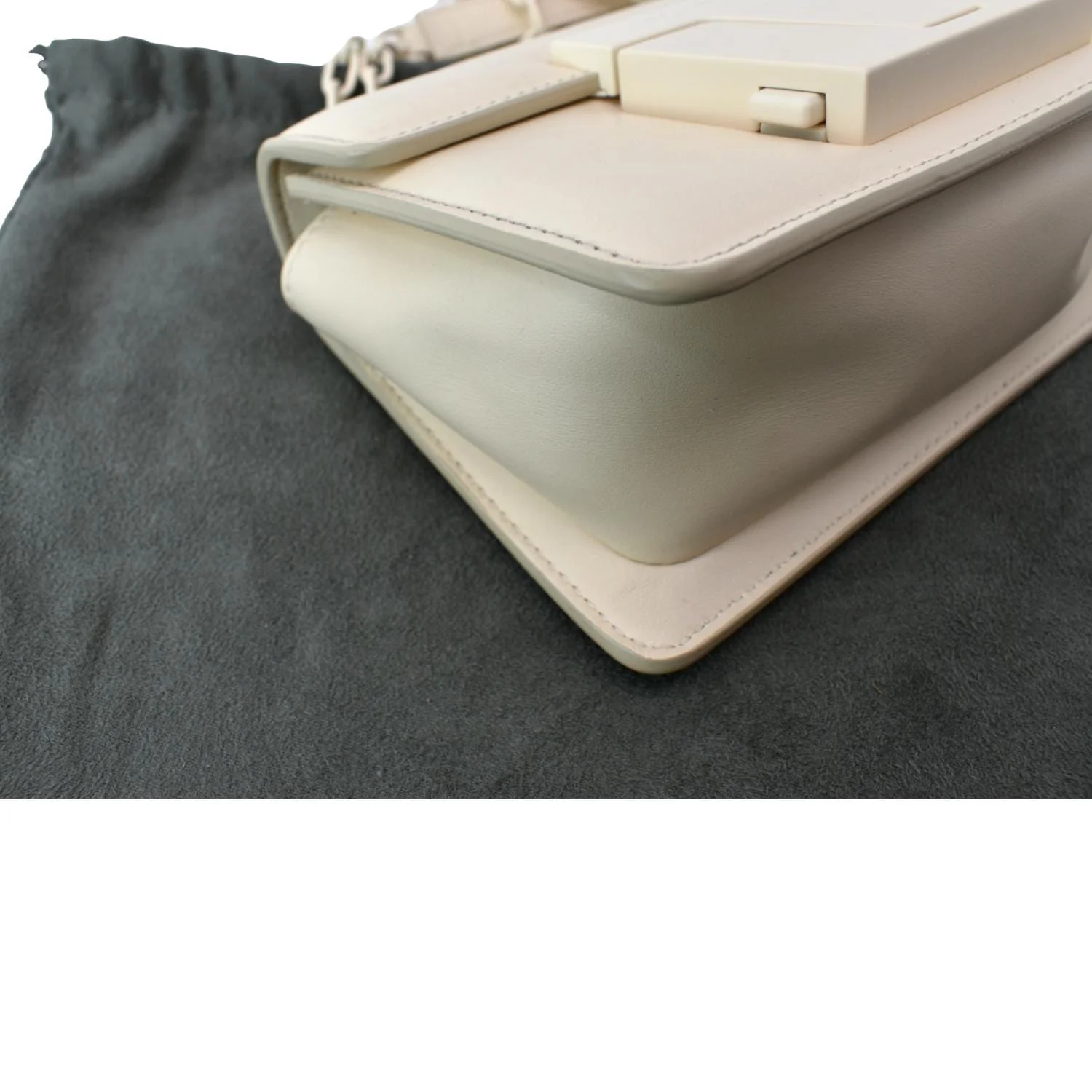 TOM FORD T Clasp Small Leather Shoulder Bag Beige - Image 8