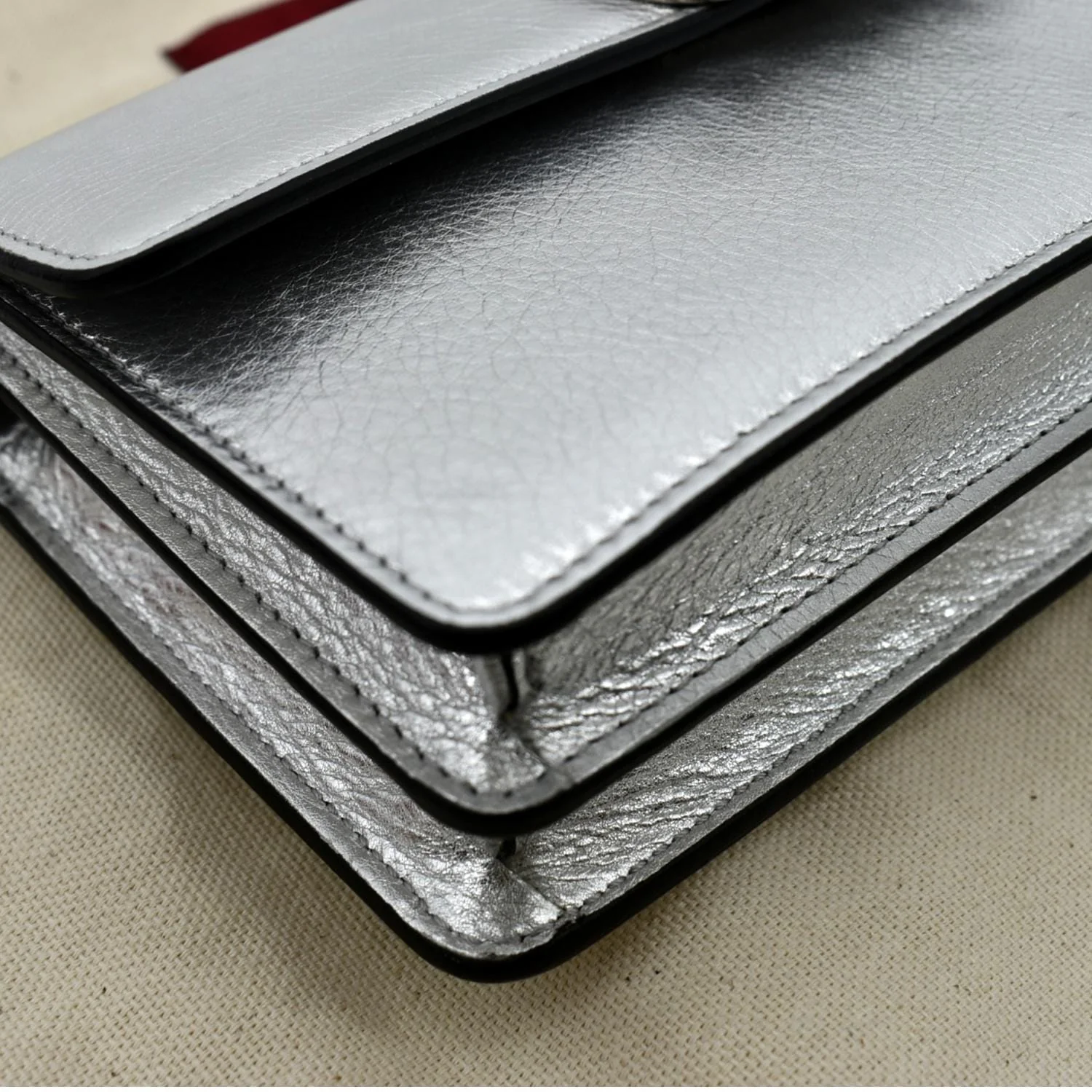 VALENTINO VLogo Signature Metallic Leather Wallet On Chain Crossbody Bag Silver - Image 8