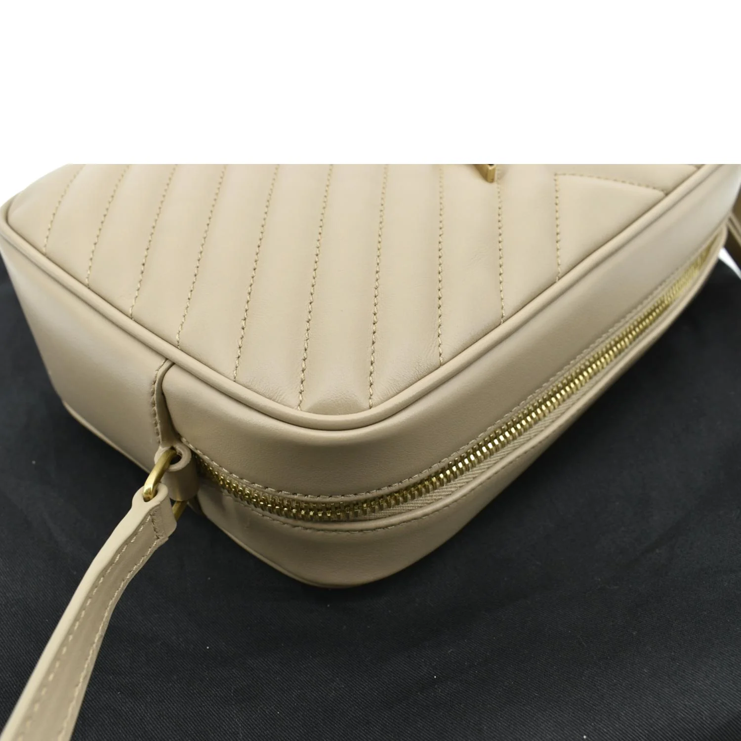 YVES SAINT LAURENT Lou Camera Chevron Leather Crossbody Bag Creme - Image 7