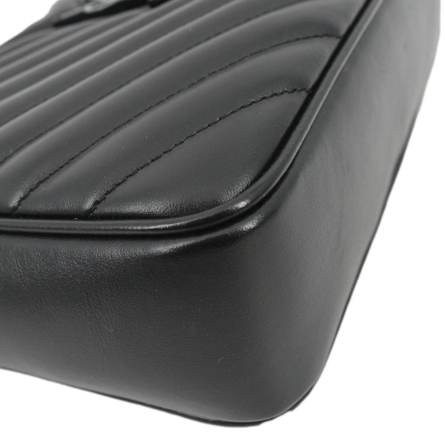YVES SAINT LAURENT Lou Chevron Leather Camera Crossbody Bag Black - Image 7