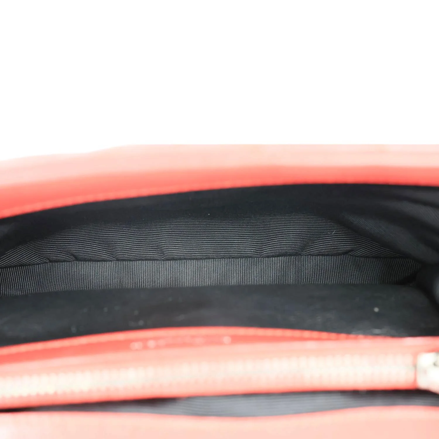 YVES SAINT LAURENT College Flap Medium Classic Chevron Leather Shoulder Bag Red - Image 12