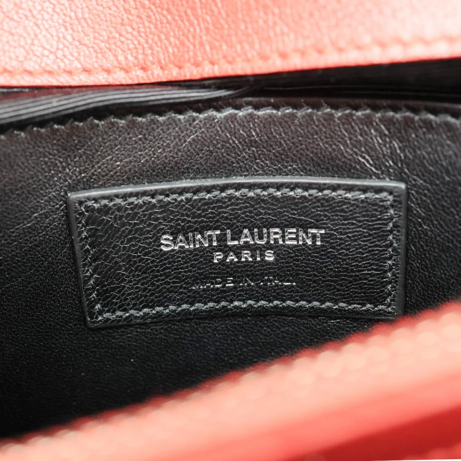 YVES SAINT LAURENT College Flap Medium Classic Chevron Leather Shoulder Bag Red - Image 15