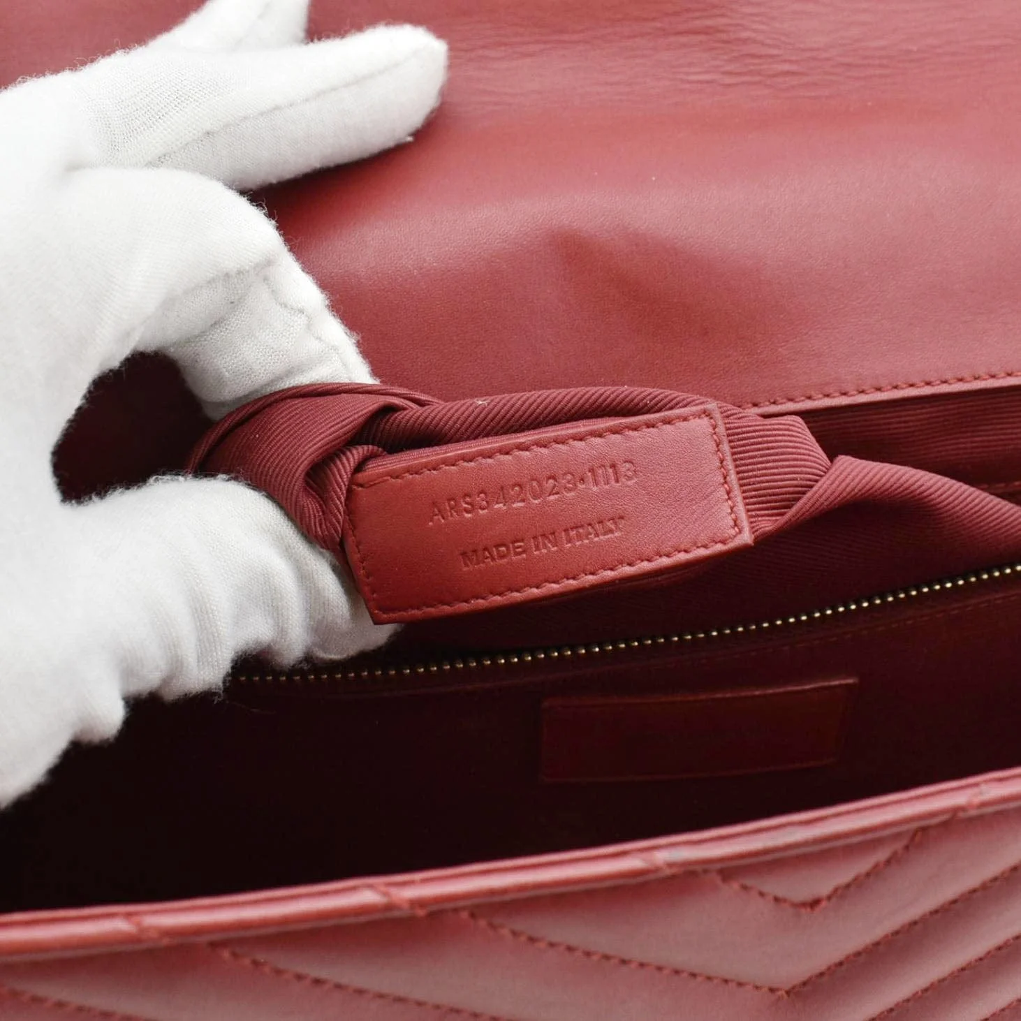 YVES SAINT LAURENT Envelope Large Mixed Matelasse Leather Shoulder Bag Red - Image 19