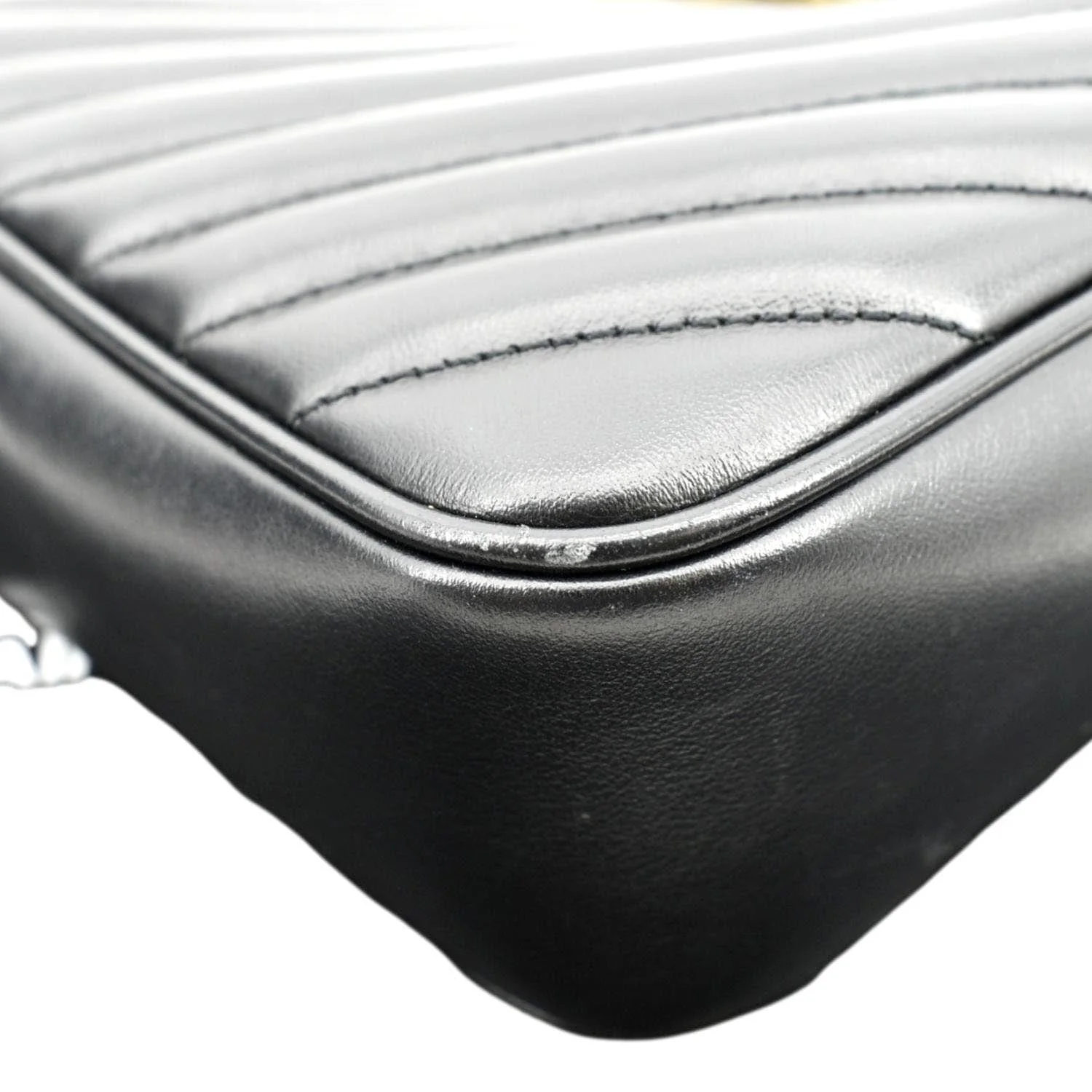 YVES SAINT LAURENT Lou Chevron Leather Camera Crossbody Bag Black - Image 8